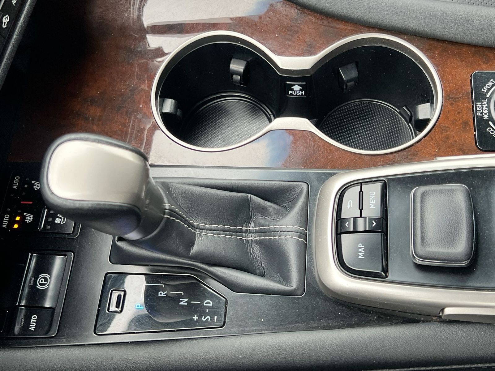 Thumbnail: 2019 Lexus RX - 32