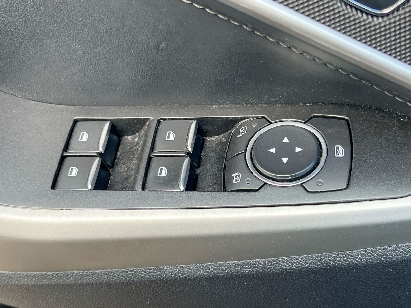 Thumbnail: 2022 Ford Explorer - 17