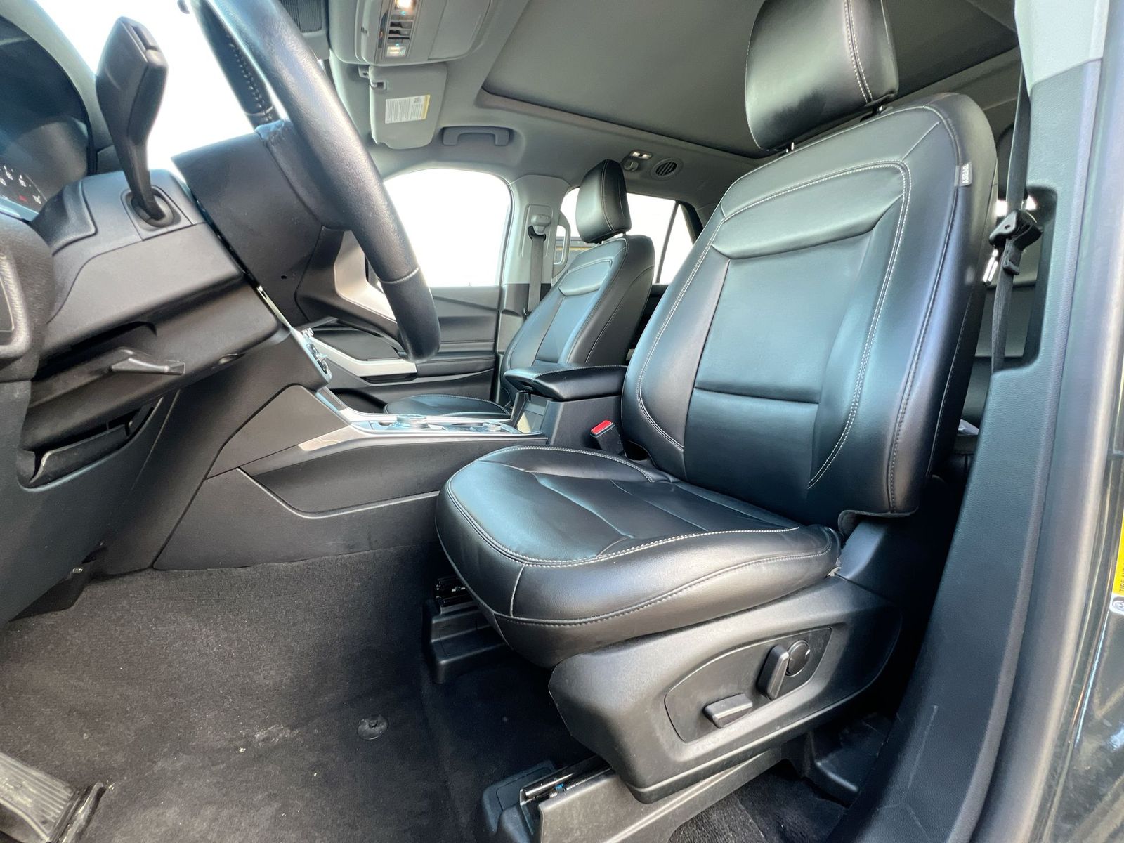 Thumbnail: 2022 Ford Explorer - 16