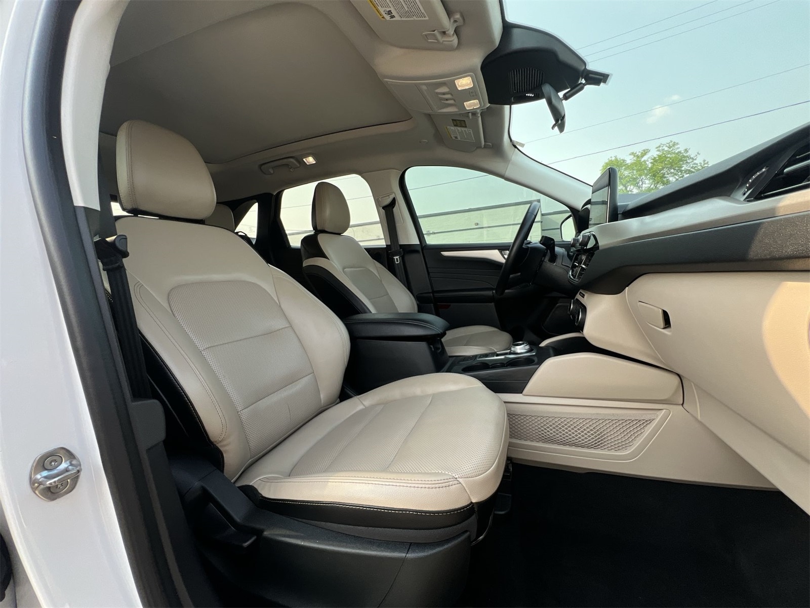 Thumbnail: 2022 Ford Escape - 22