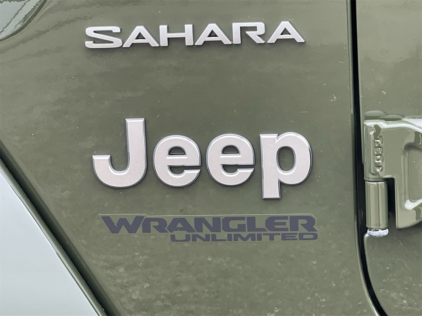 2022 Jeep Wrangler Unlimited Sahara 13