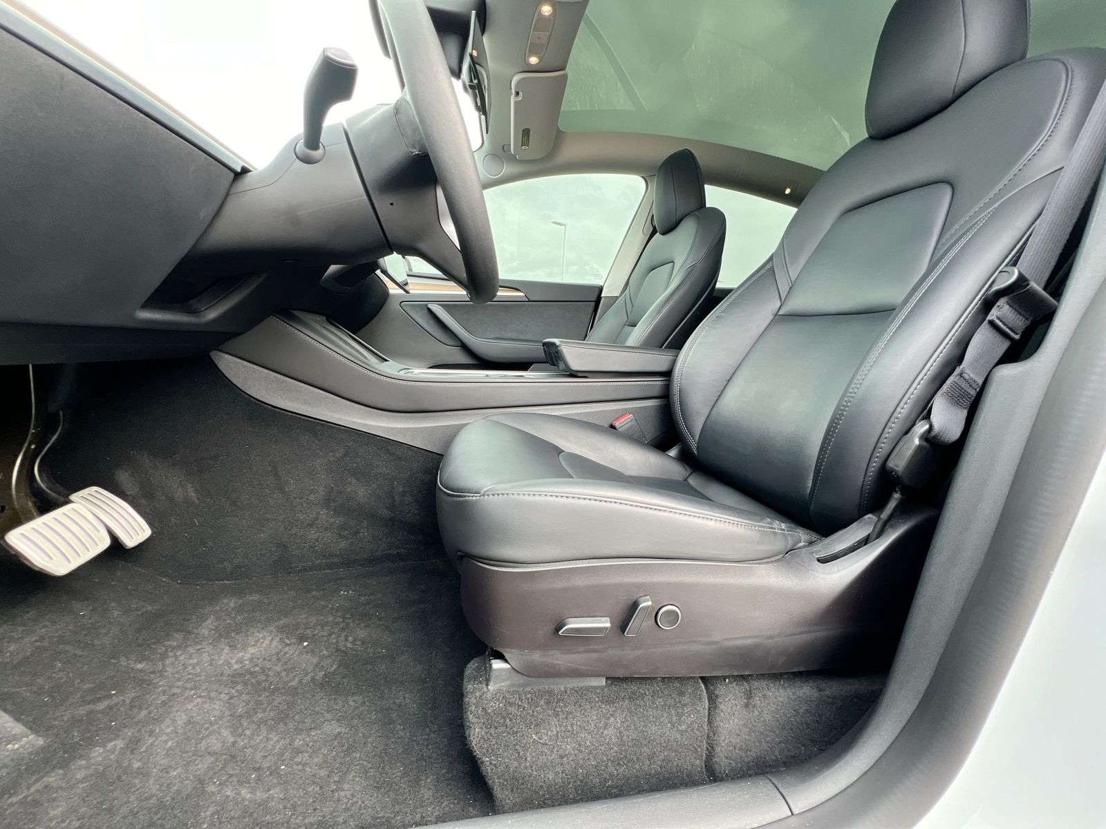 Thumbnail: 2022 Tesla Model Y - 16