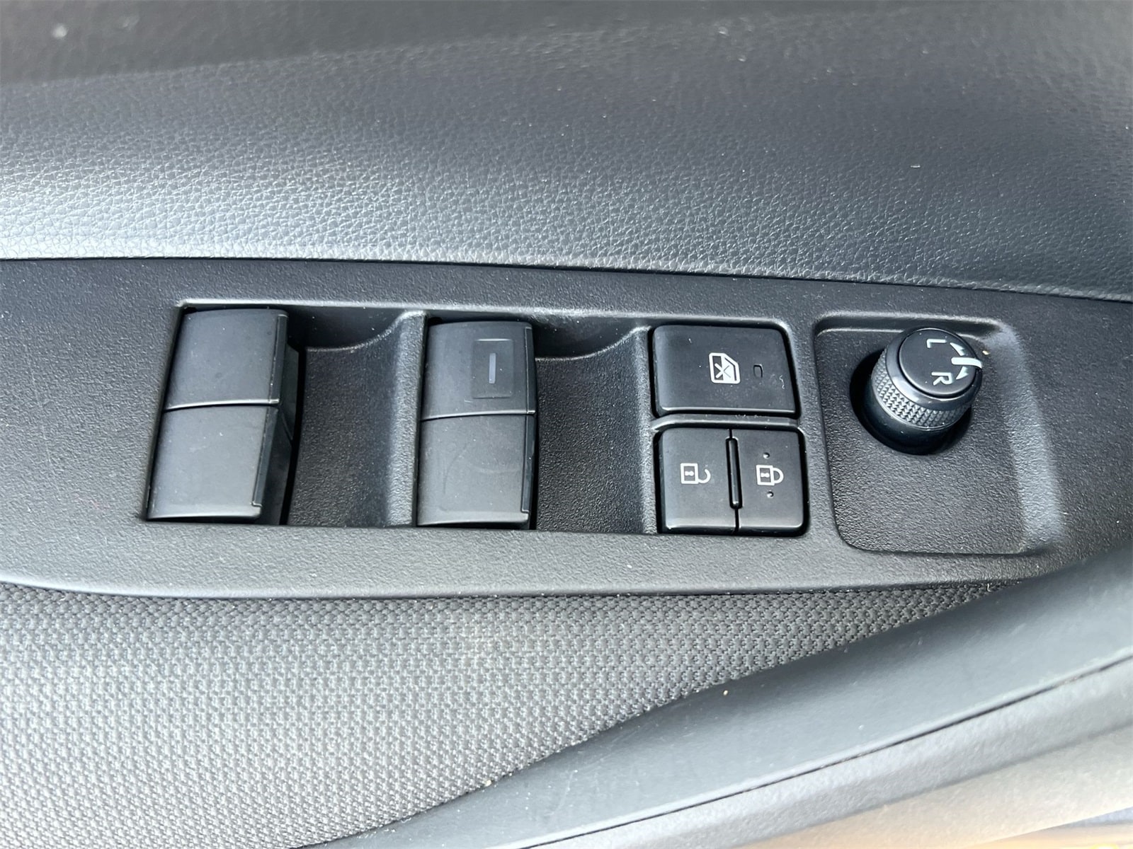 Thumbnail: 2023 Toyota Corolla - 17