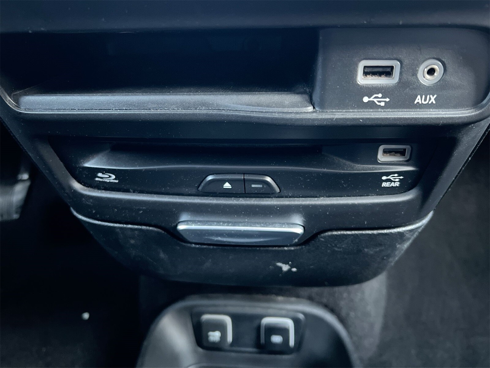 Thumbnail: 2018 Chrysler Pacifica - 31