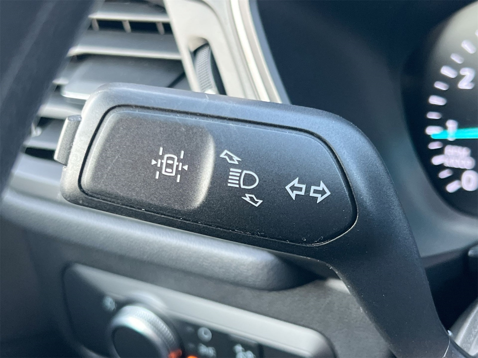 Thumbnail: 2020 Ford Escape - 26