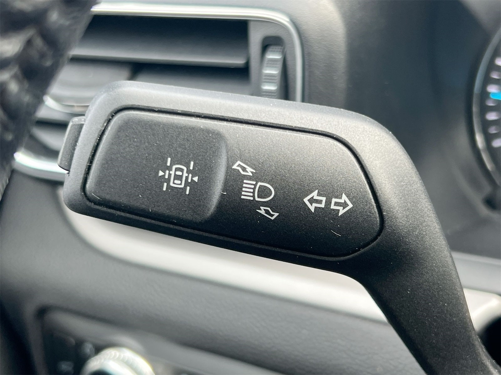 Thumbnail: 2023 Ford Explorer - 26