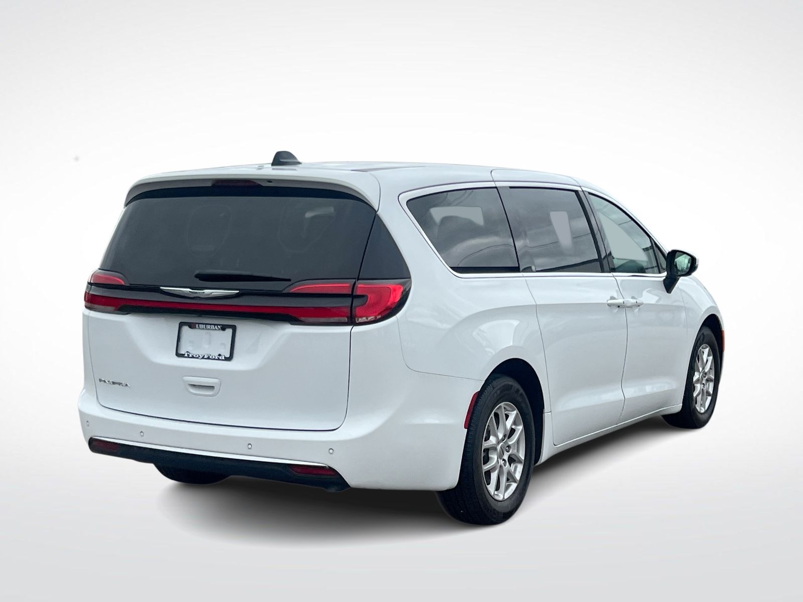 Thumbnail: 2023 Chrysler Pacifica - 8