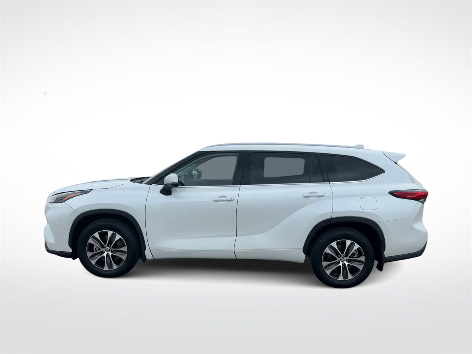 Thumbnail: 2022 Toyota Highlander - 5