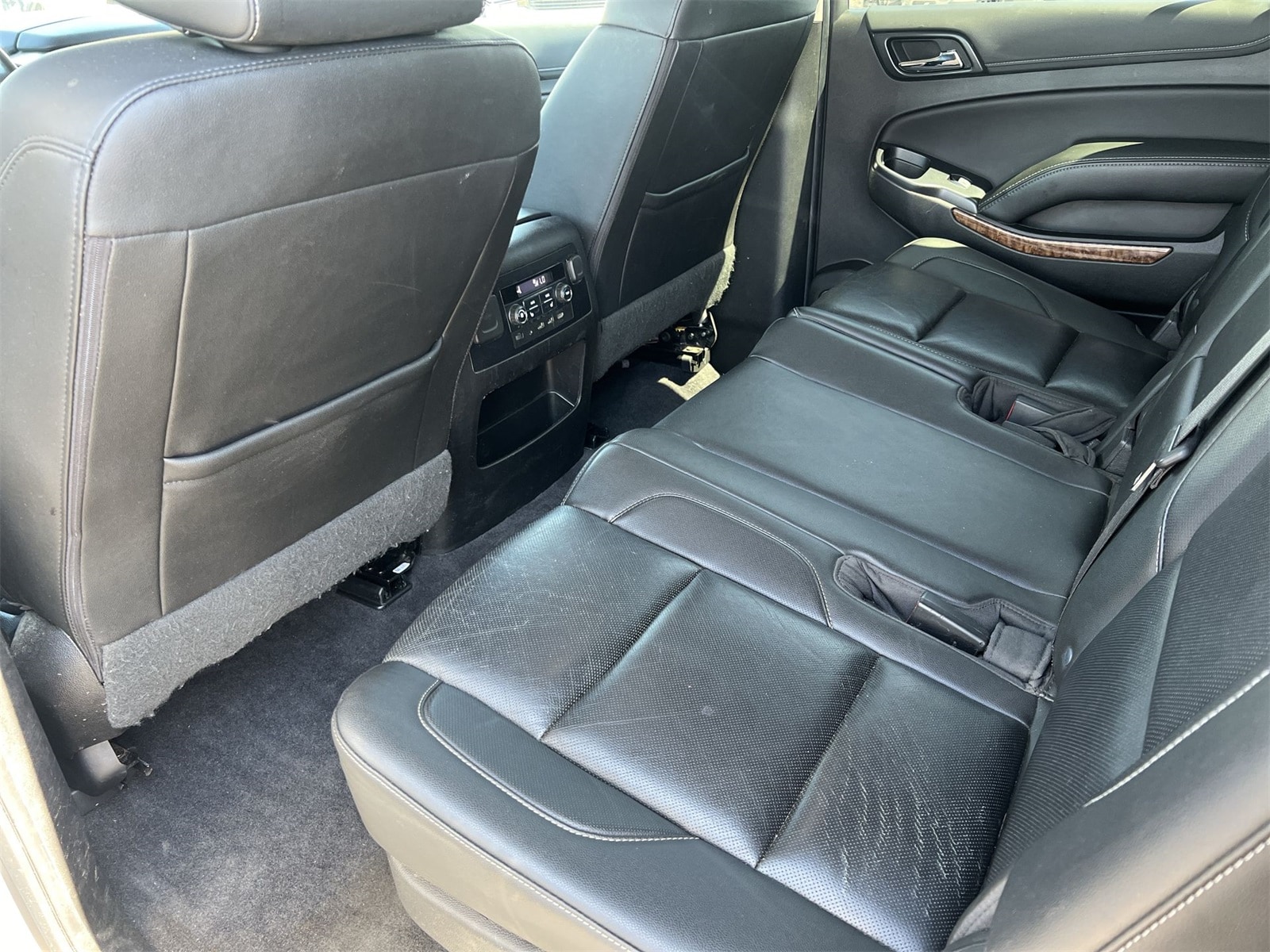 Thumbnail: 2019 Chevrolet Suburban - 19
