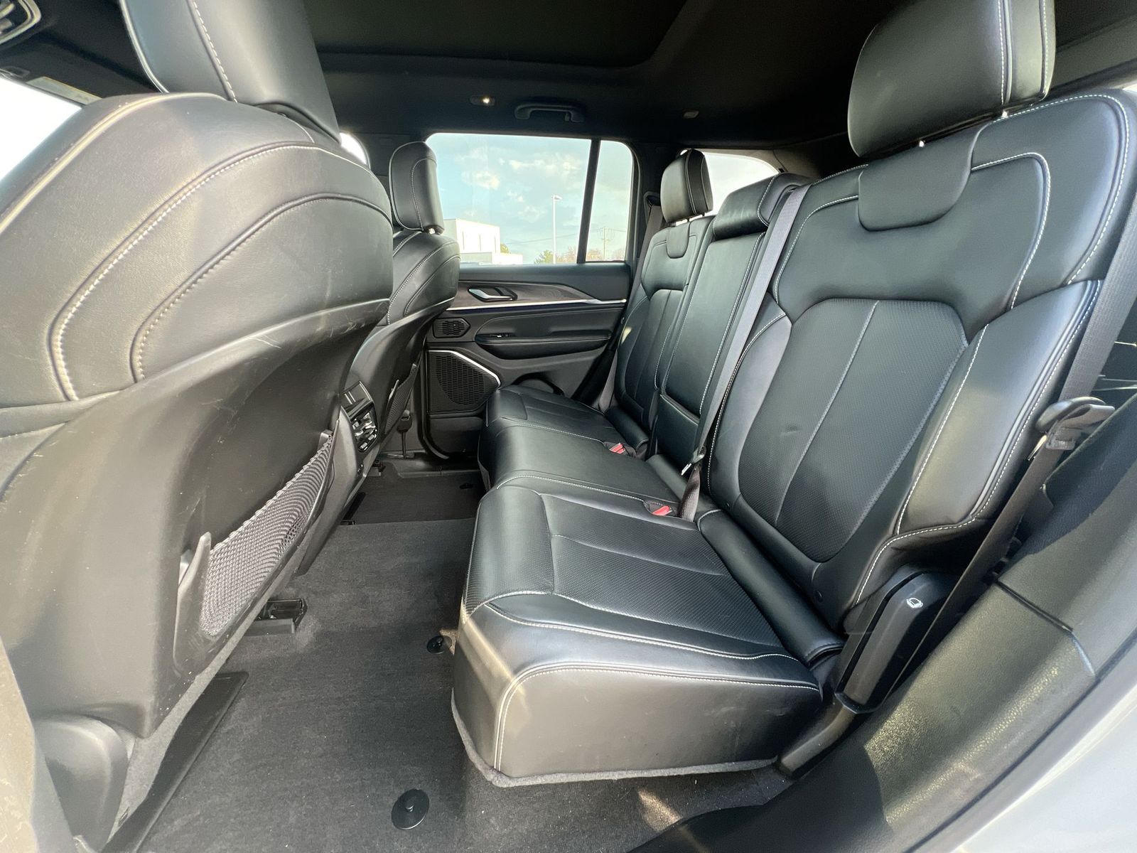 Thumbnail: 2022 Jeep Grand Cherokee - 19