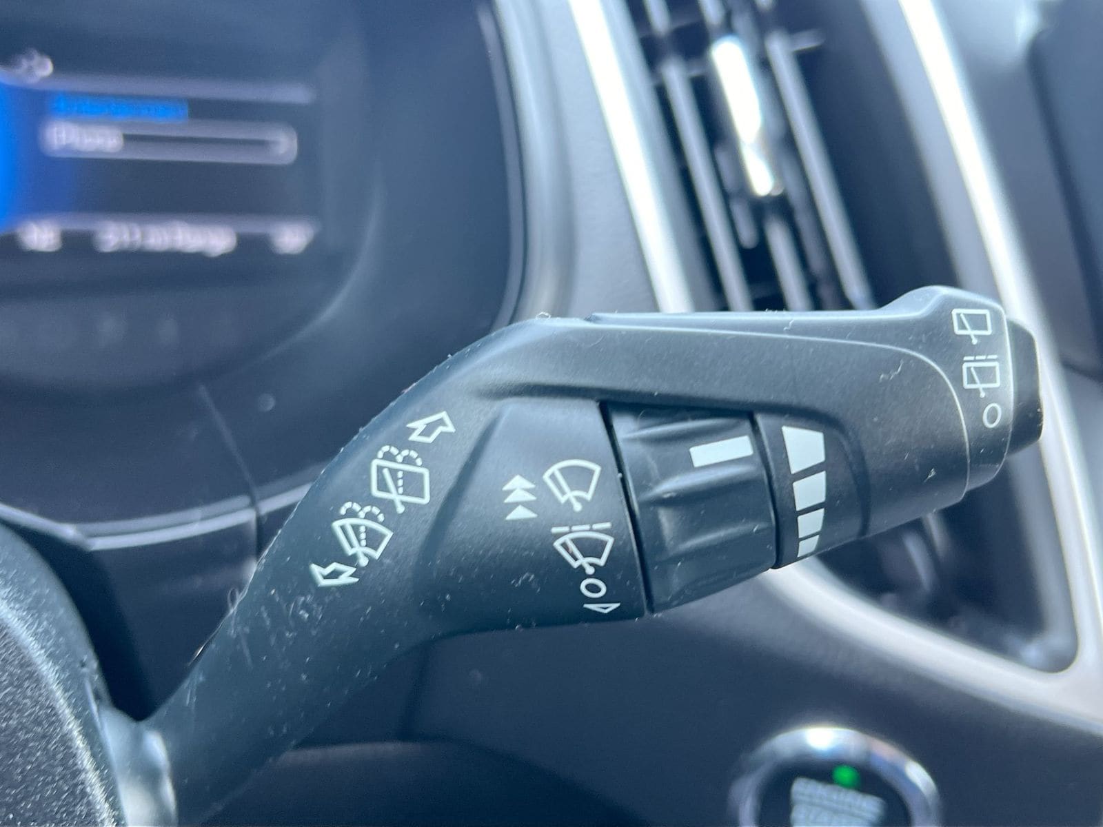 Thumbnail: 2023 Ford Edge - 25