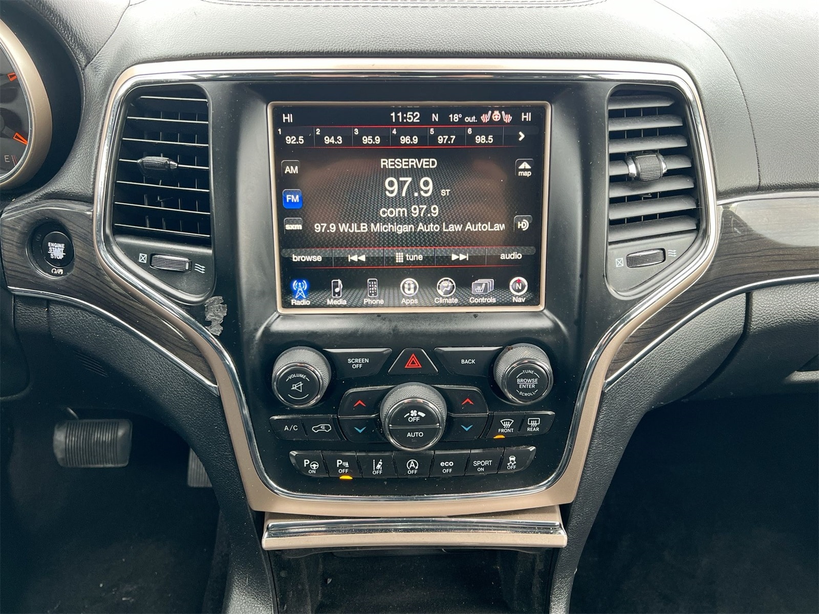 Thumbnail: 2017 Jeep Grand Cherokee - 26