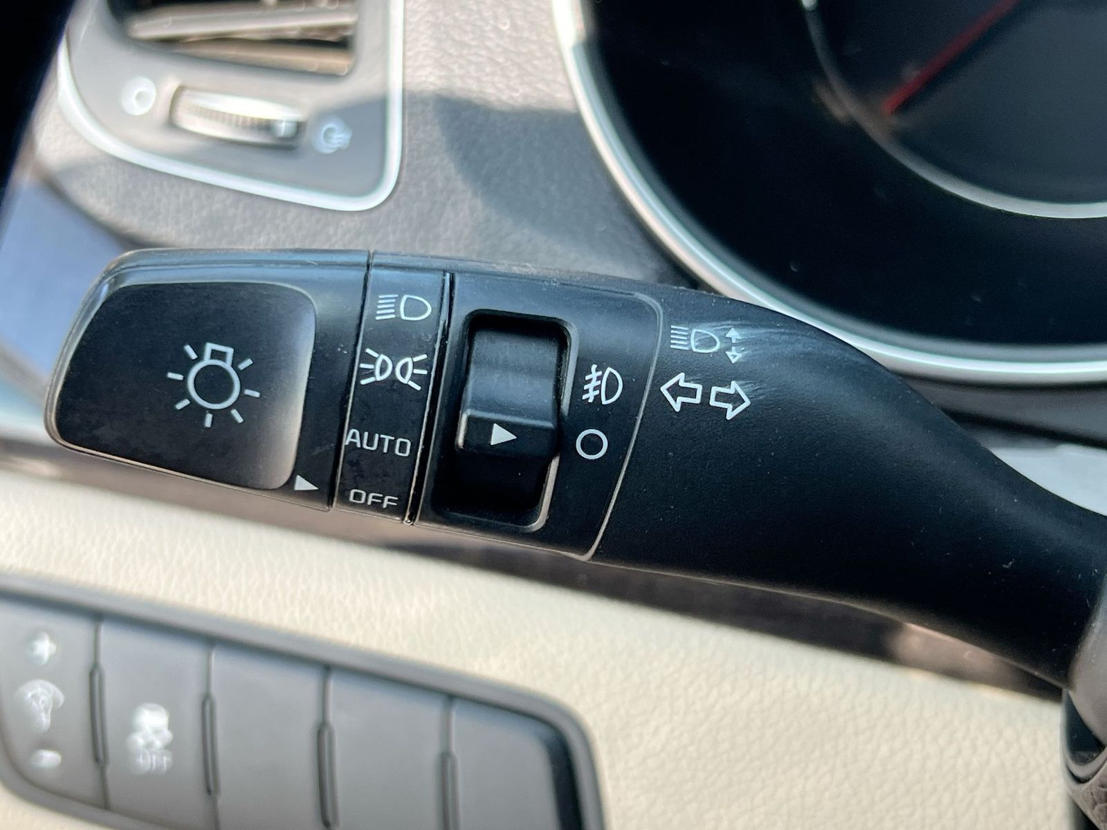 Thumbnail: 2014 Kia Cadenza - 26