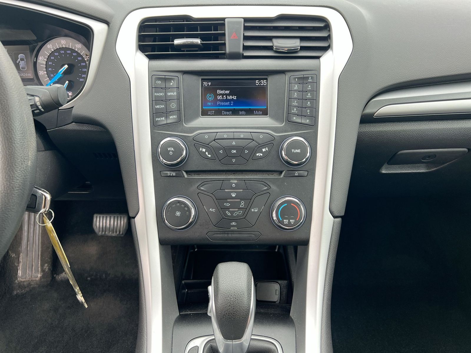 Thumbnail: 2014 Ford Fusion - 26