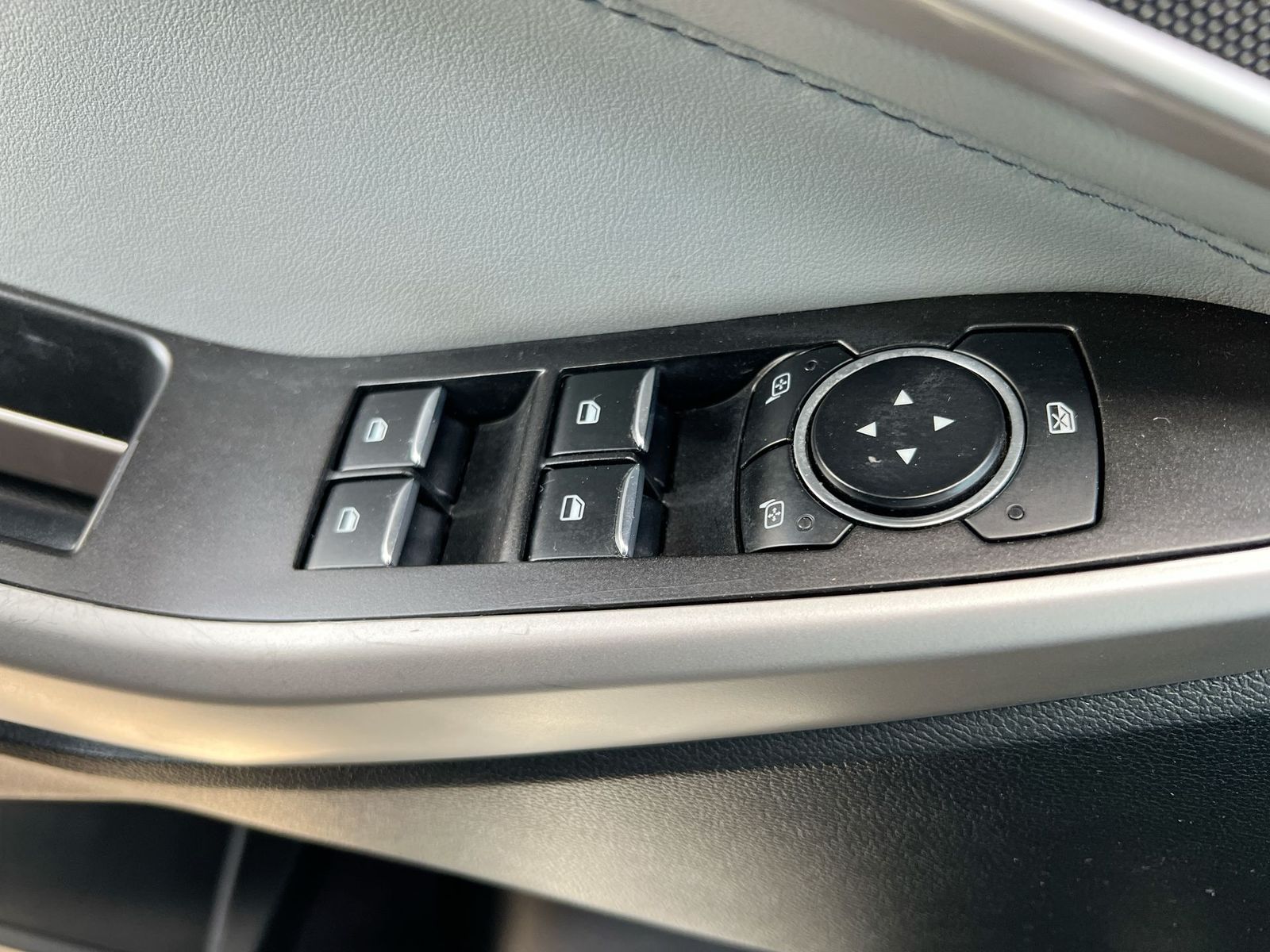 Thumbnail: 2023 Ford Explorer - 17