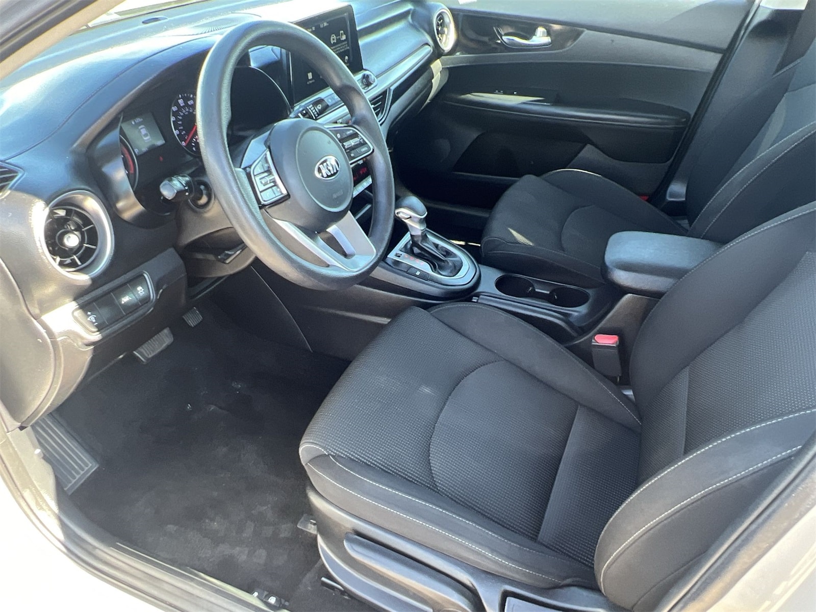 Thumbnail: 2019 Kia Forte - 10