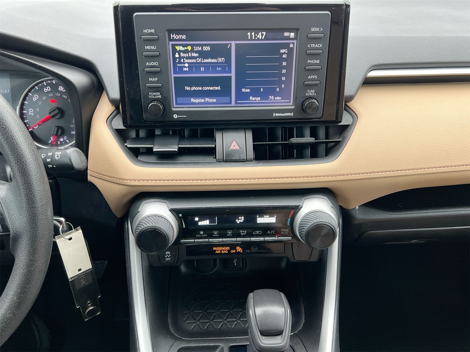 Thumbnail: 2022 Toyota RAV4 - 28