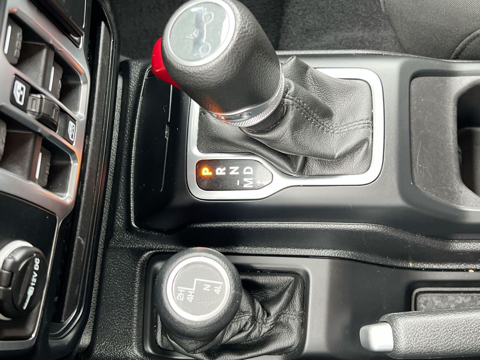 Thumbnail: 2020 Jeep Wrangler - 32