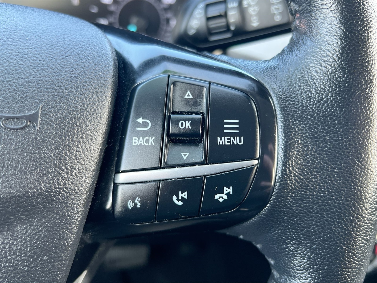 Thumbnail: 2021 Ford Escape - 25