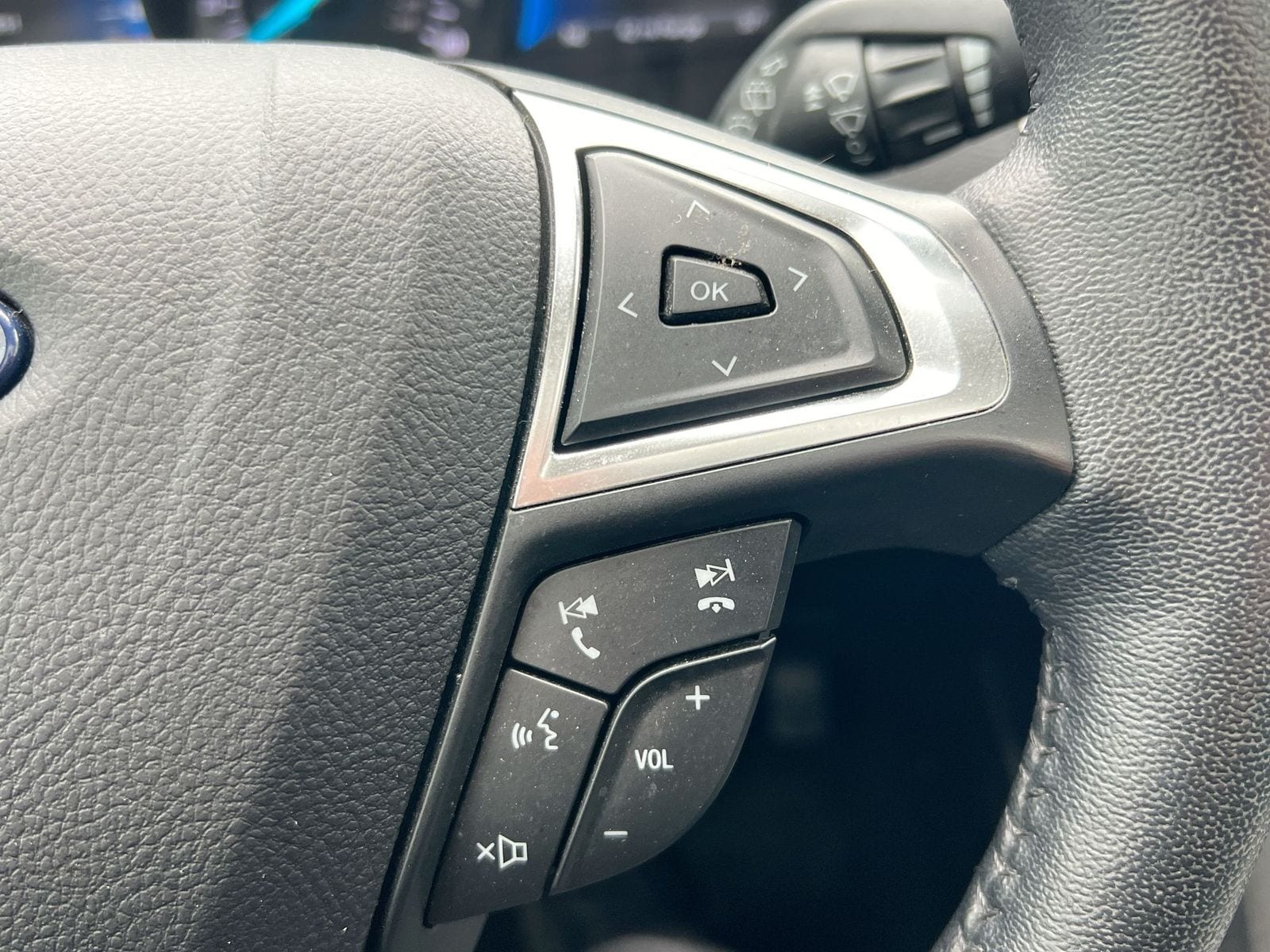 Thumbnail: 2023 Ford Edge - 24