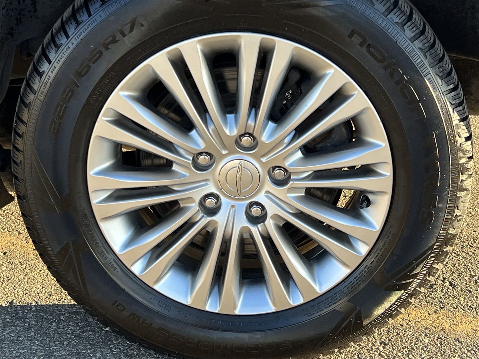 Thumbnail: 2015 Chrysler Town & Country - 13