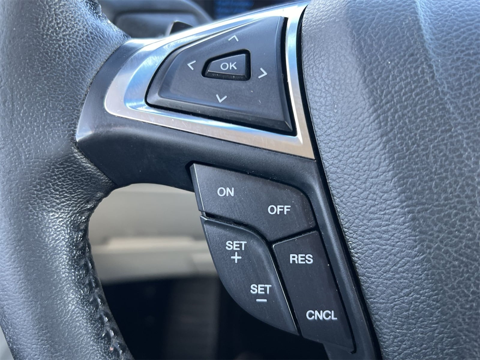 Thumbnail: 2018 Ford Edge - 23