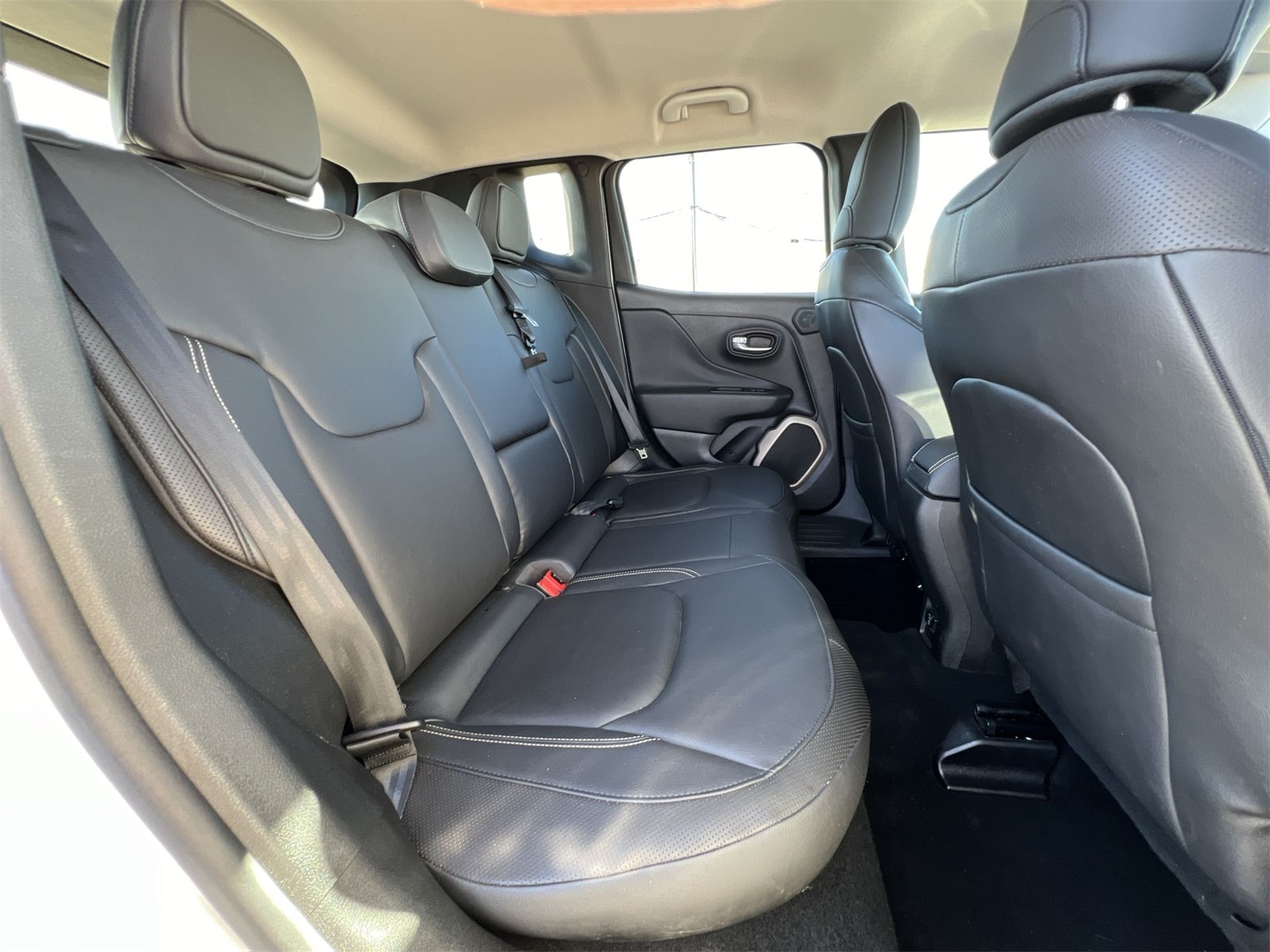 Thumbnail: 2015 Jeep Renegade - 20