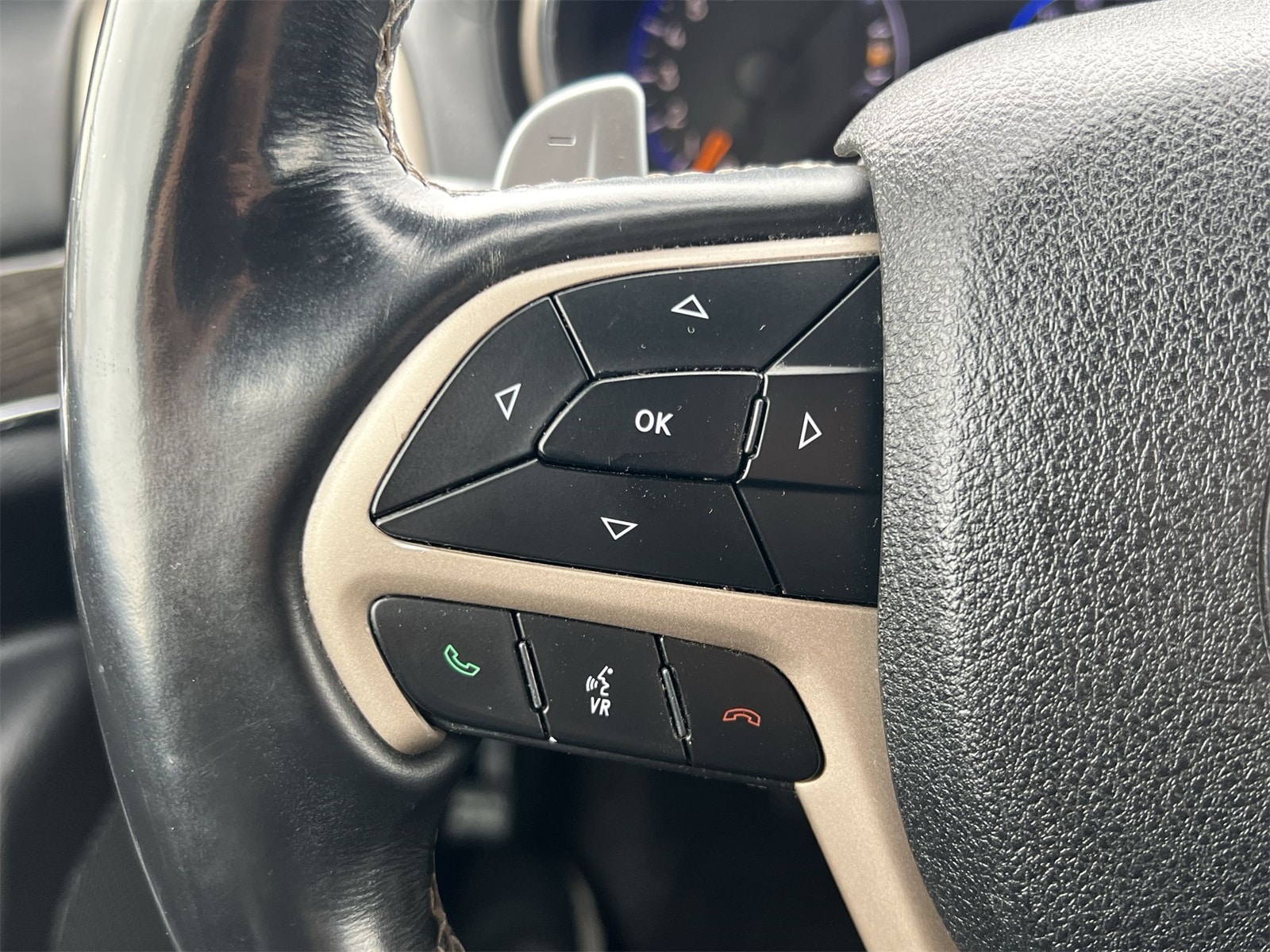 Thumbnail: 2017 Jeep Grand Cherokee - 24