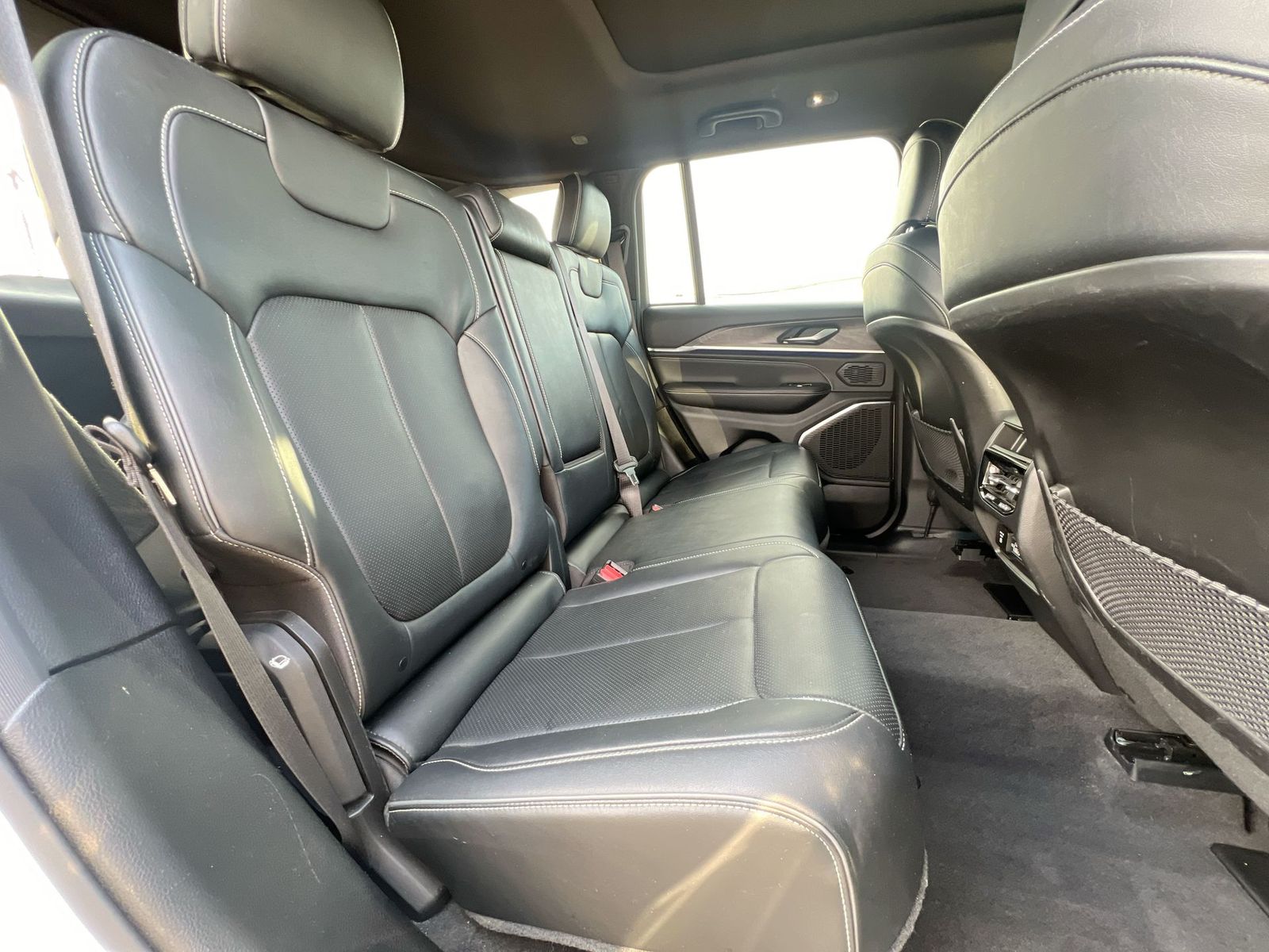 Thumbnail: 2022 Jeep Grand Cherokee - 20