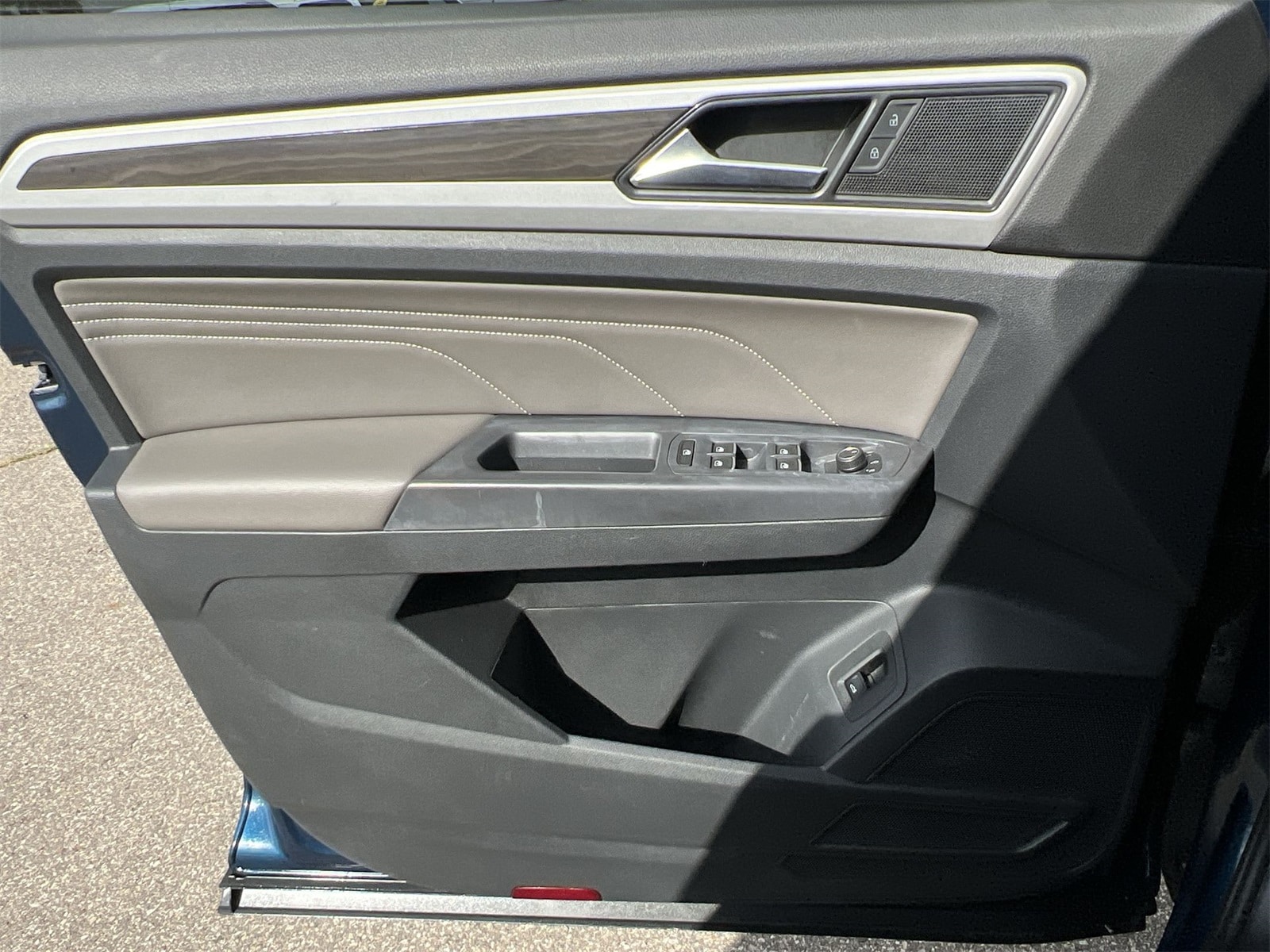Thumbnail: 2021 Volkswagen Atlas - 30