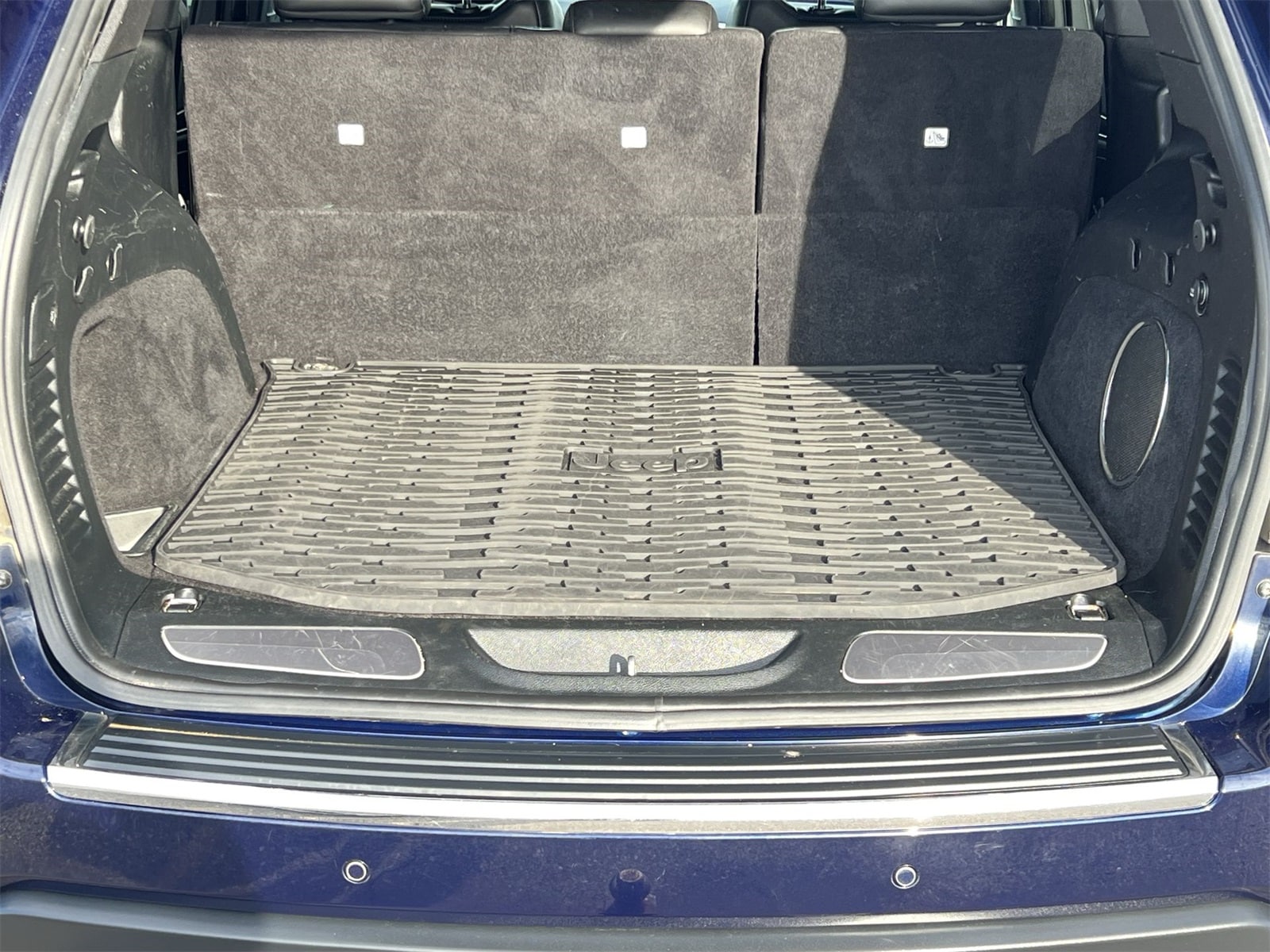 Thumbnail: 2017 Jeep Grand Cherokee - 33