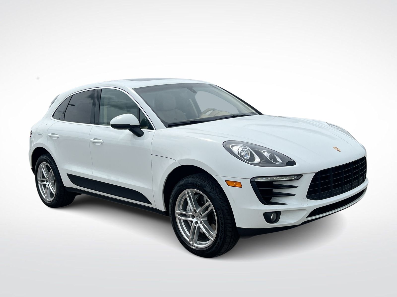 Thumbnail: 2015 Porsche Macan - 2