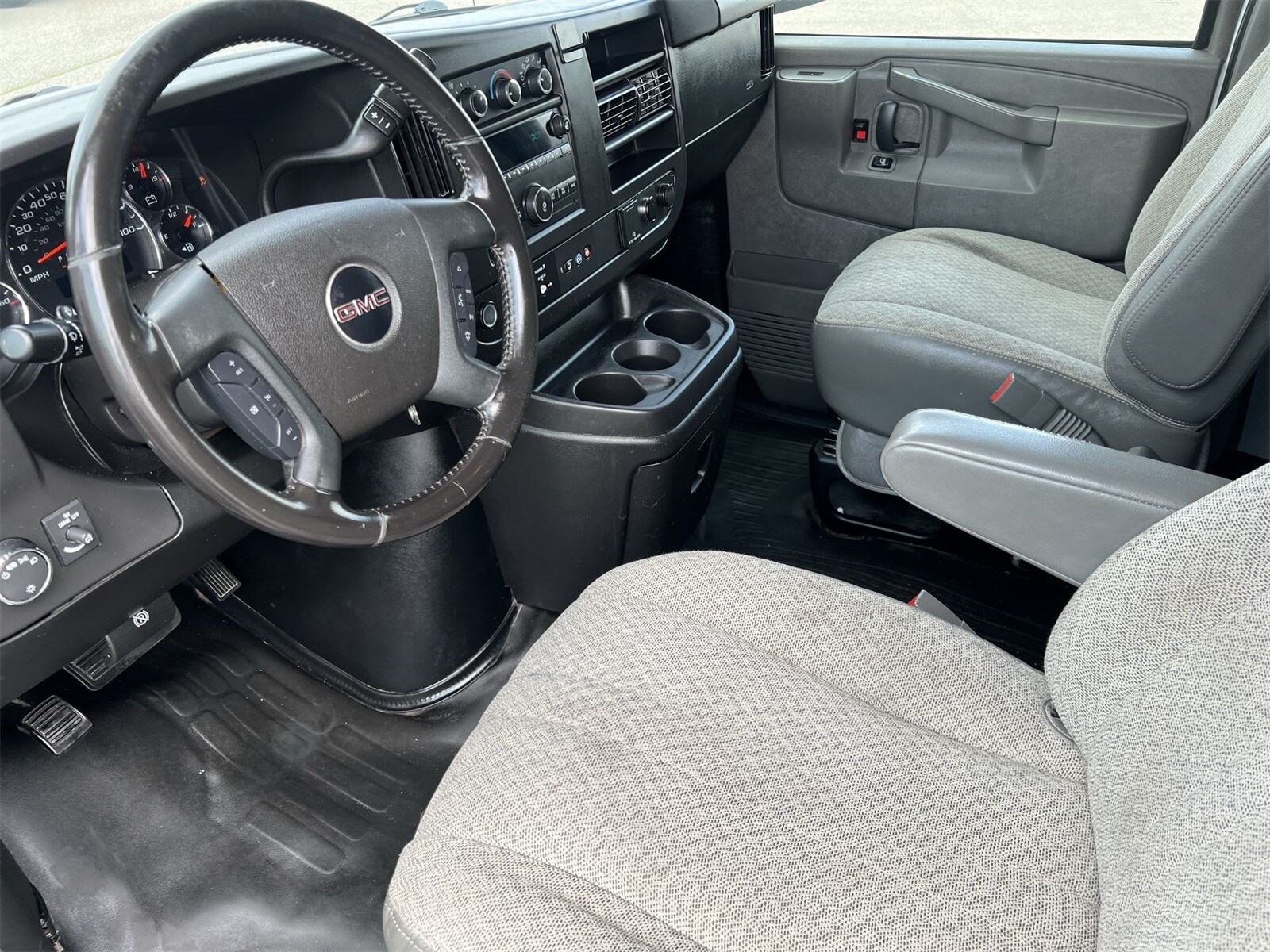 Thumbnail: 2020 GMC Savana - 10