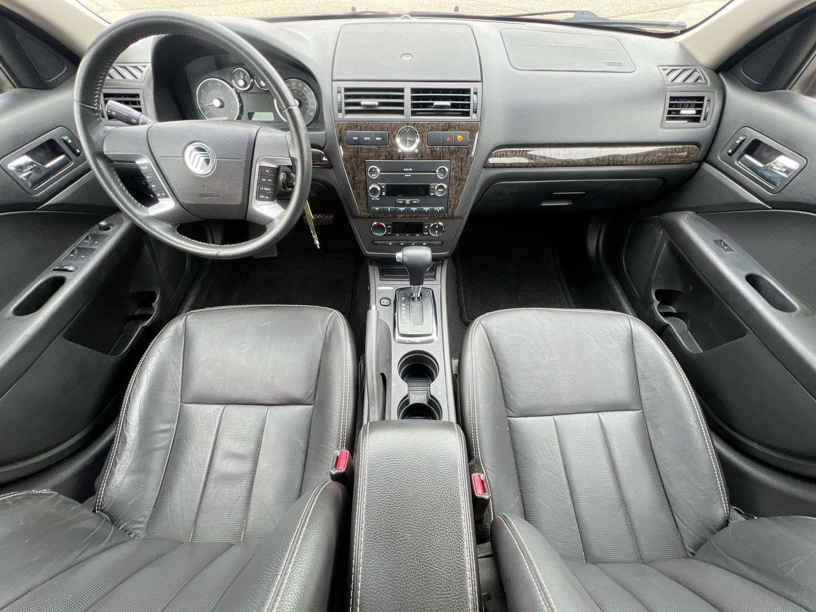 Thumbnail: 2009 Mercury Milan - 15