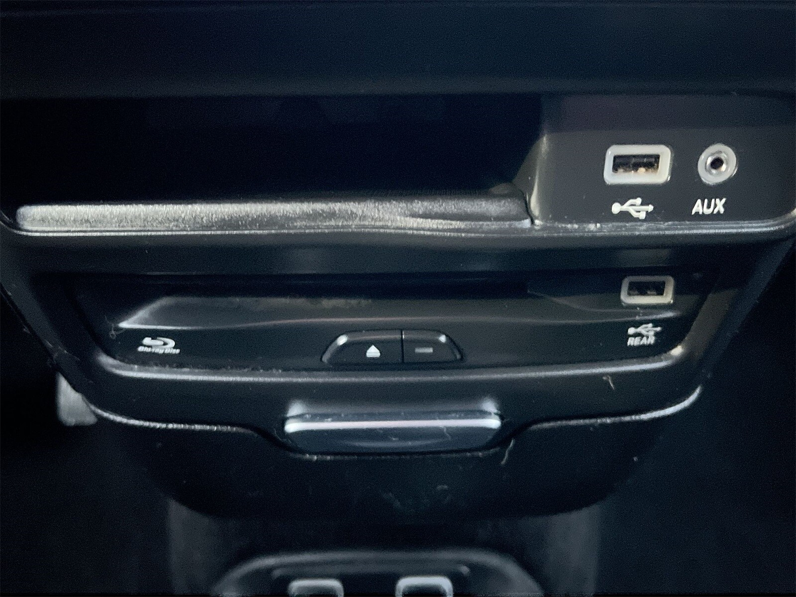 Thumbnail: 2018 Chrysler Pacifica - 30