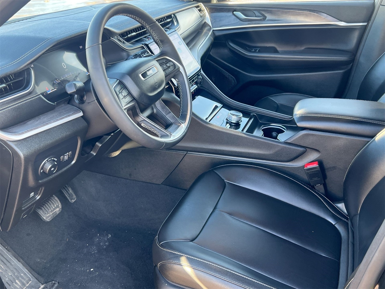 Thumbnail: 2024 Jeep Grand Cherokee - 10