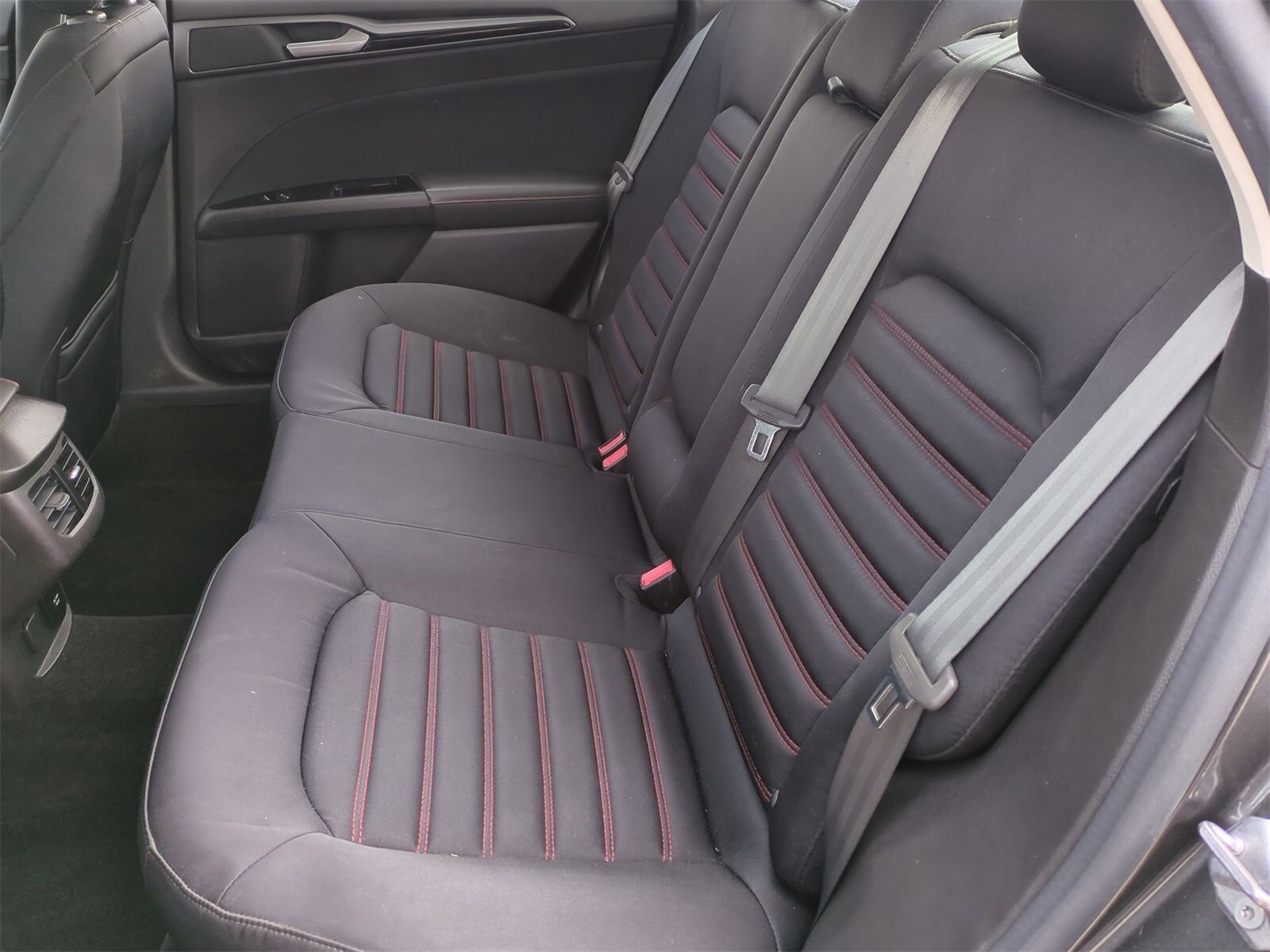 Thumbnail: 2016 Ford Fusion - 19