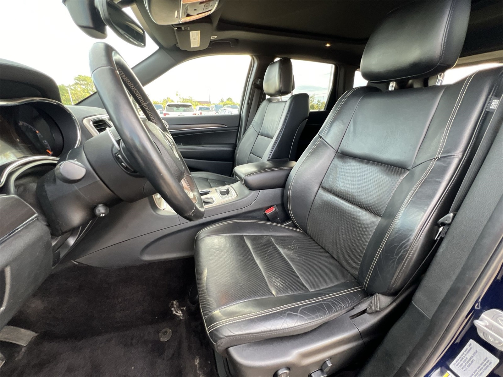 Thumbnail: 2017 Jeep Grand Cherokee - 17