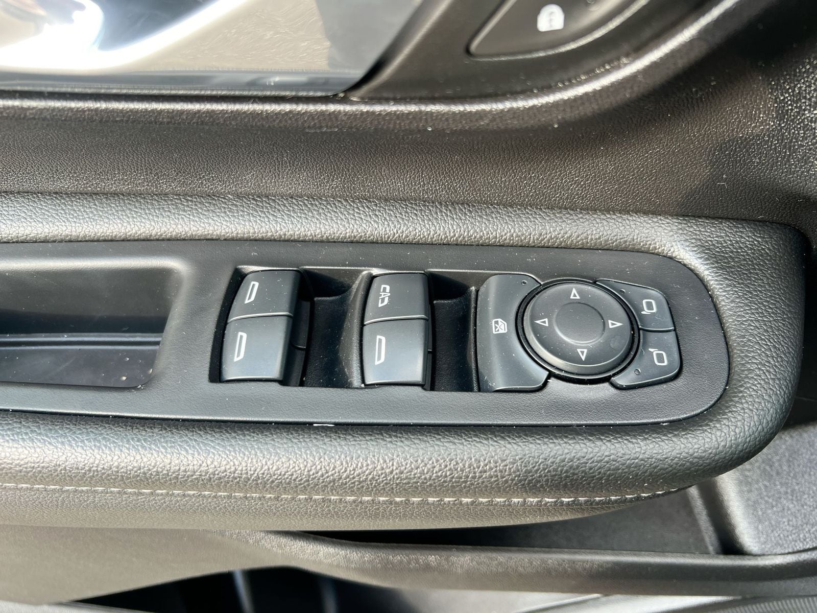 Thumbnail: 2024 GMC Terrain - 17