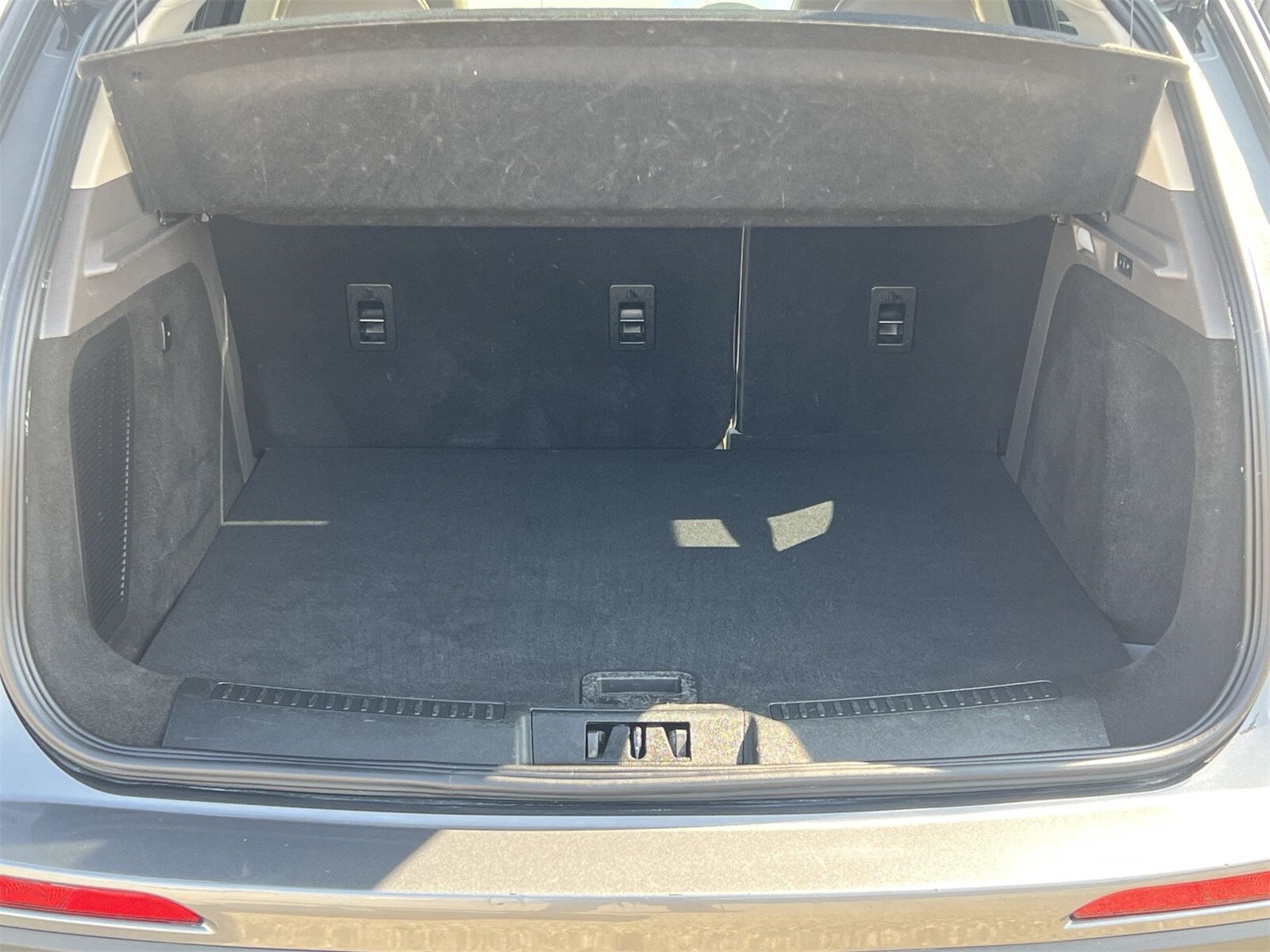 Thumbnail: 2022 Lincoln Corsair - 34