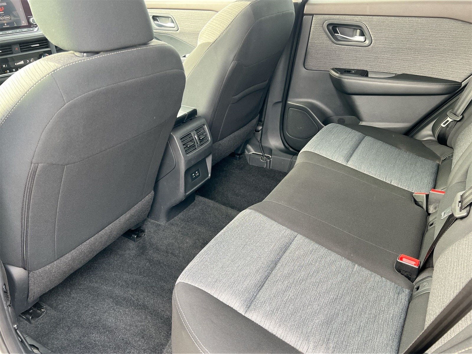 Thumbnail: 2023 Nissan Rogue - 18