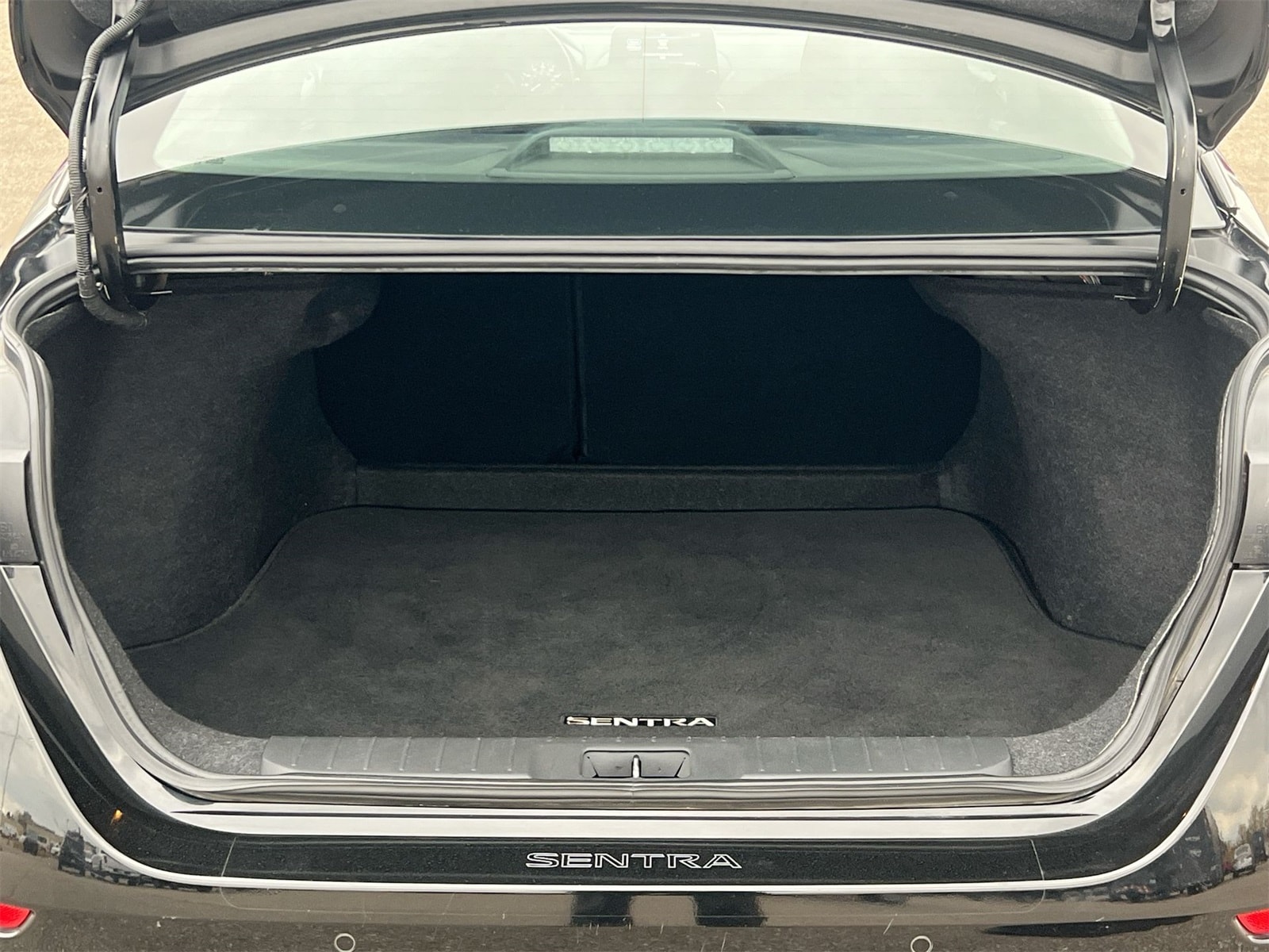 Thumbnail: 2021 Nissan Sentra - 33