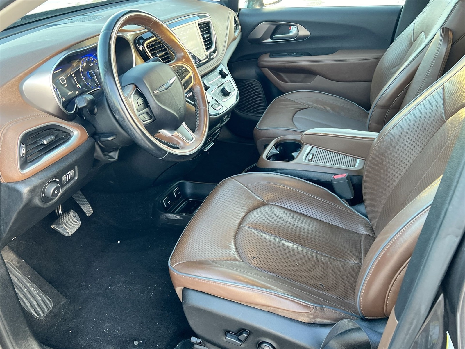 Thumbnail: 2018 Chrysler Pacifica - 10