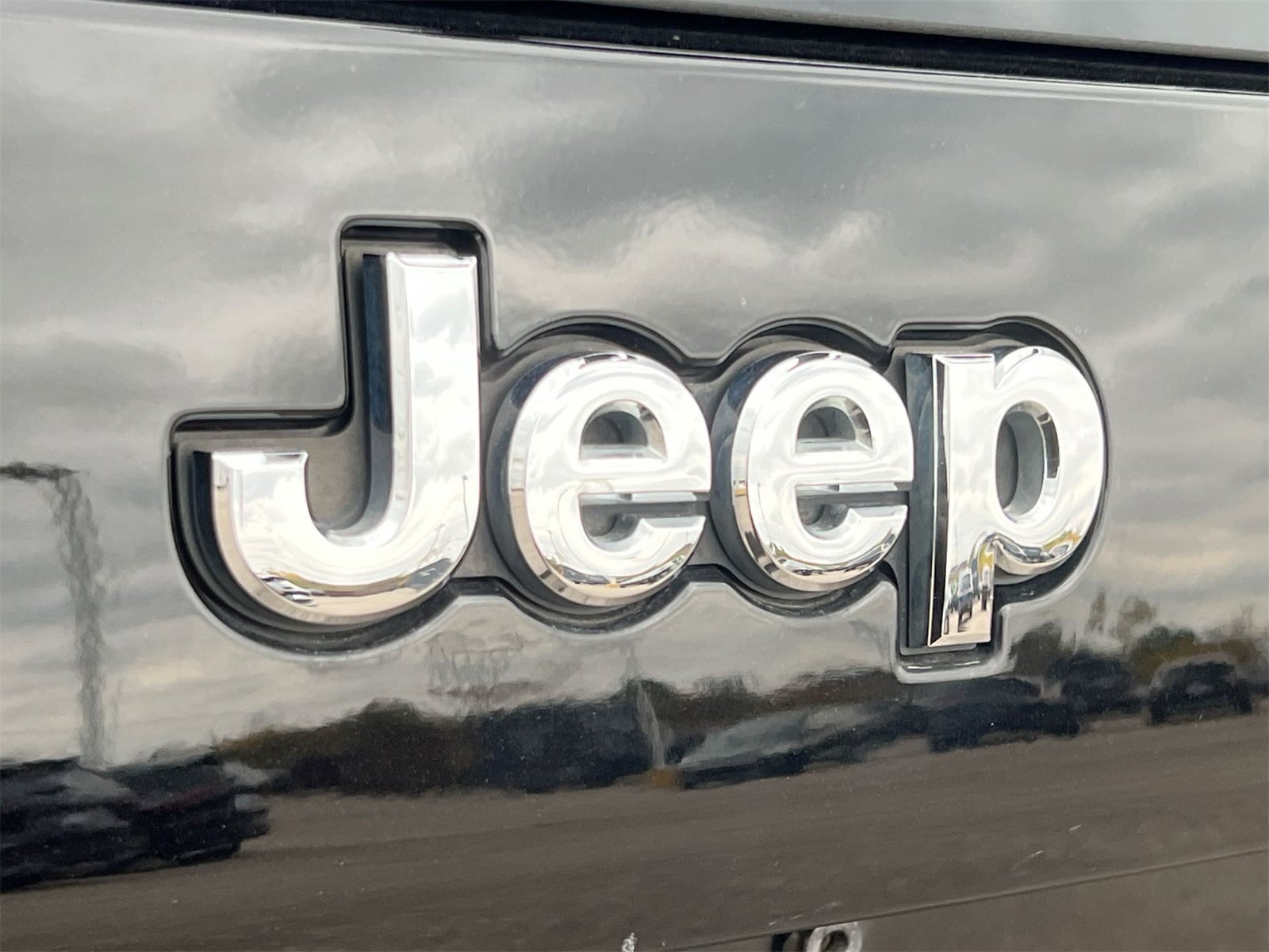 Thumbnail: 2019 Jeep Cherokee - 12