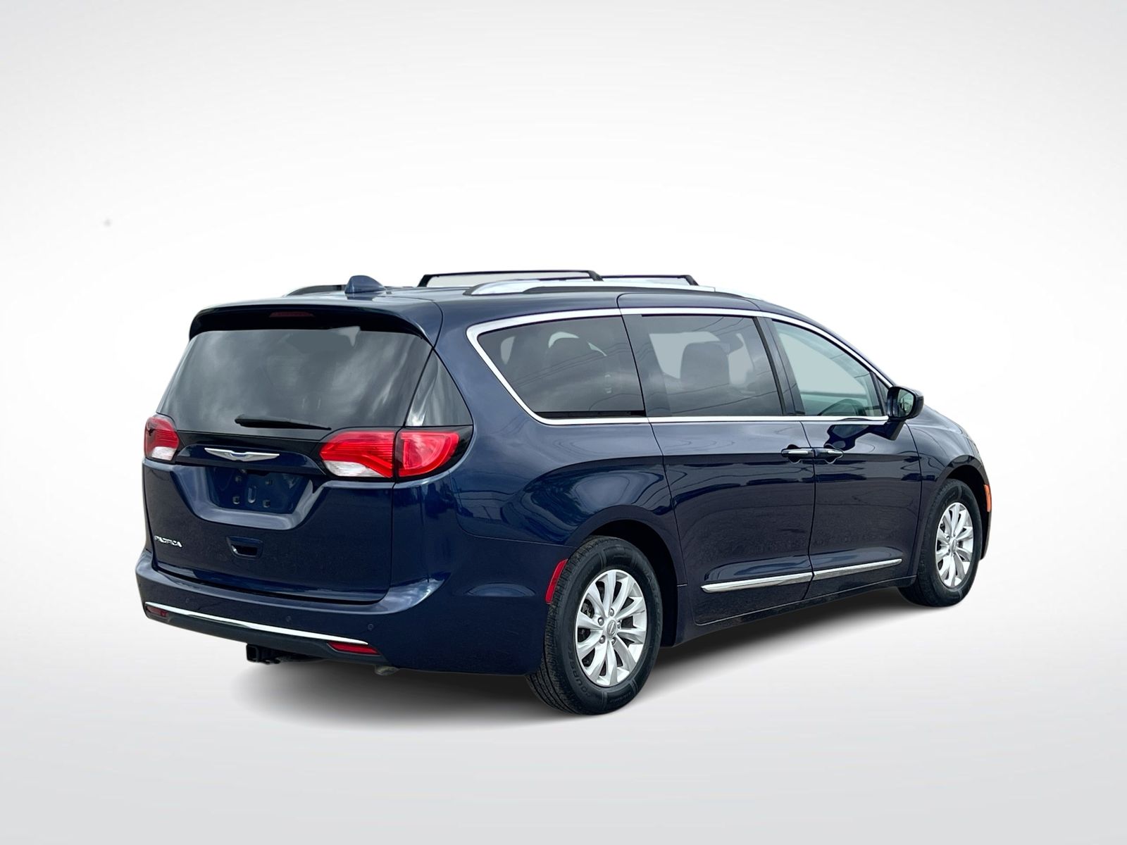 Thumbnail: 2018 Chrysler Pacifica - 7