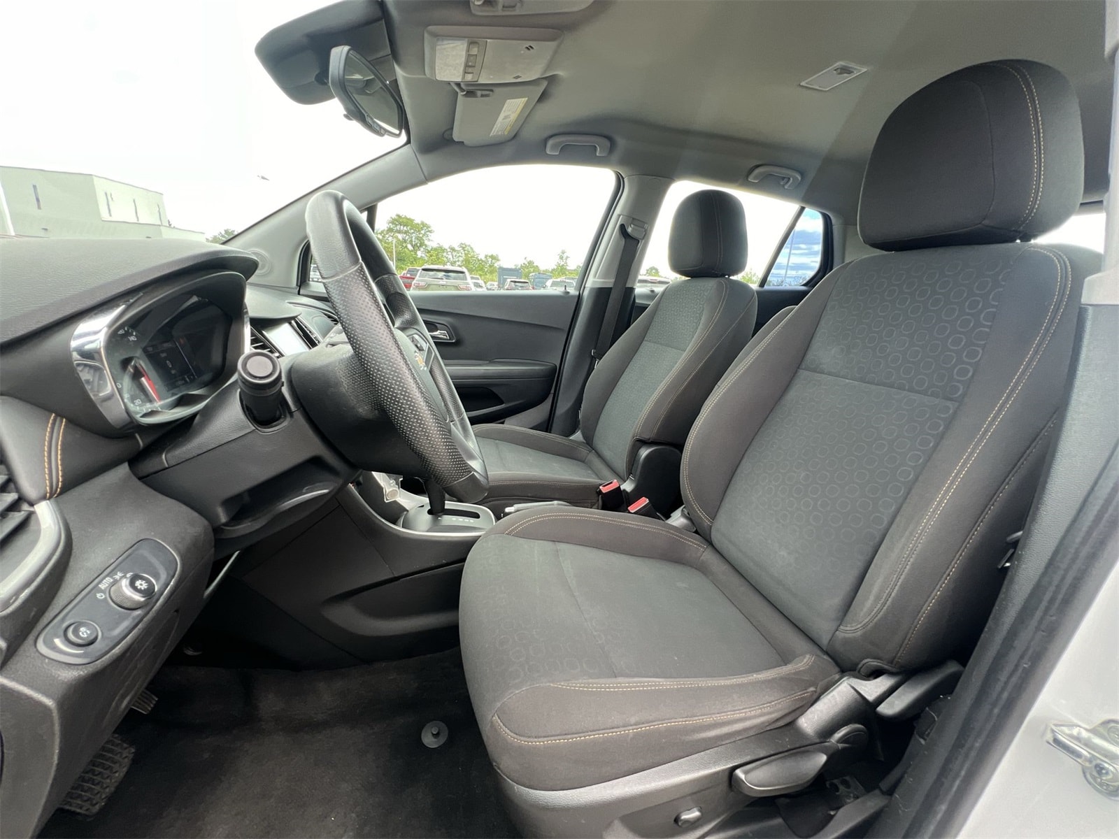 Thumbnail: 2017 Chevrolet Trax - 17