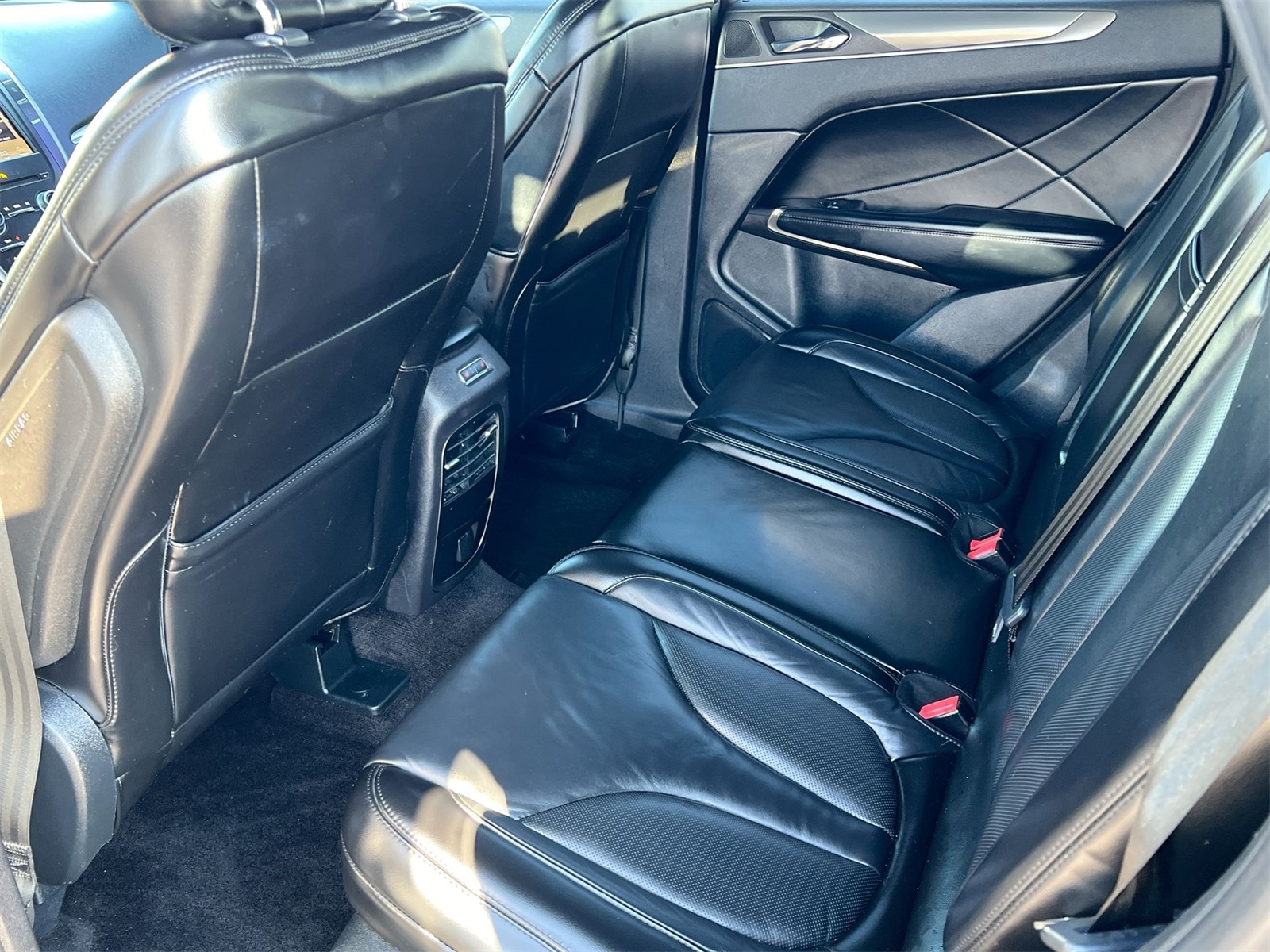 Thumbnail: 2018 Lincoln MKC - 18