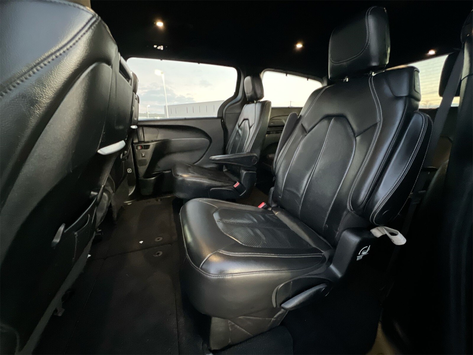 Thumbnail: 2018 Chrysler Pacifica - 19