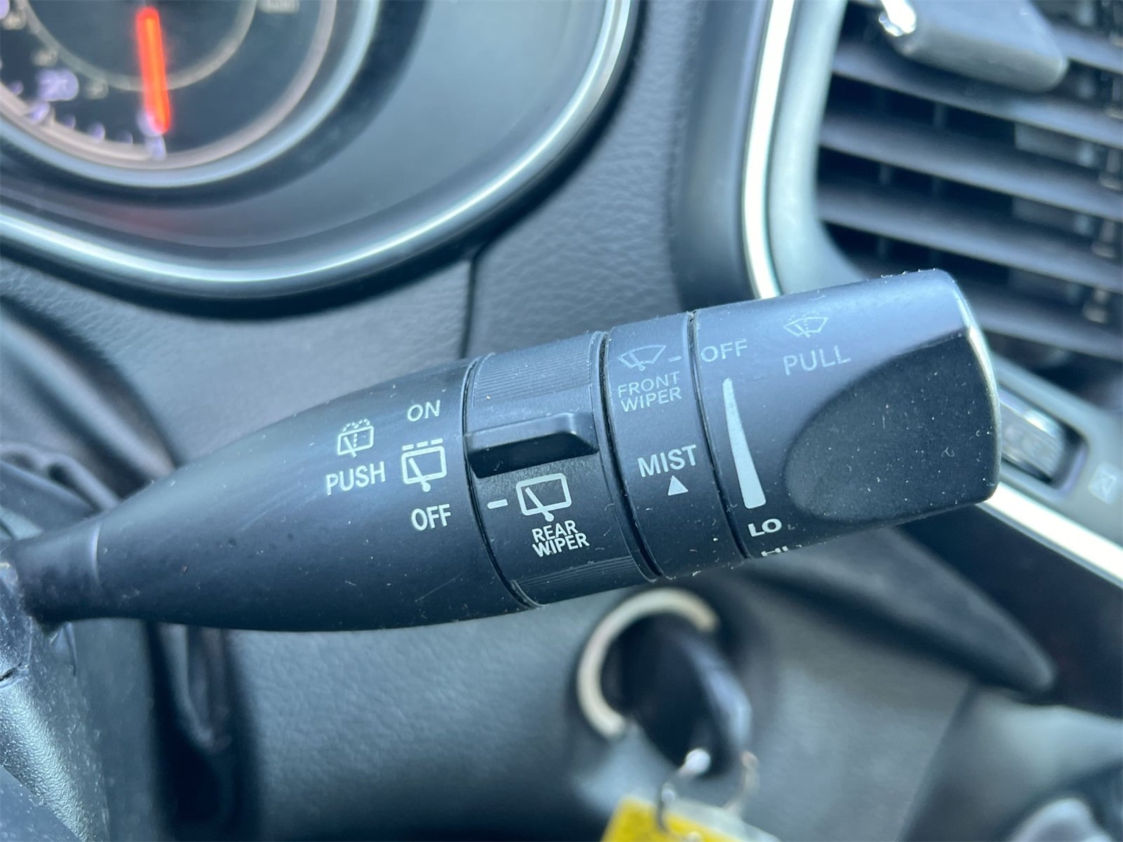 Thumbnail: 2019 Jeep Cherokee - 25