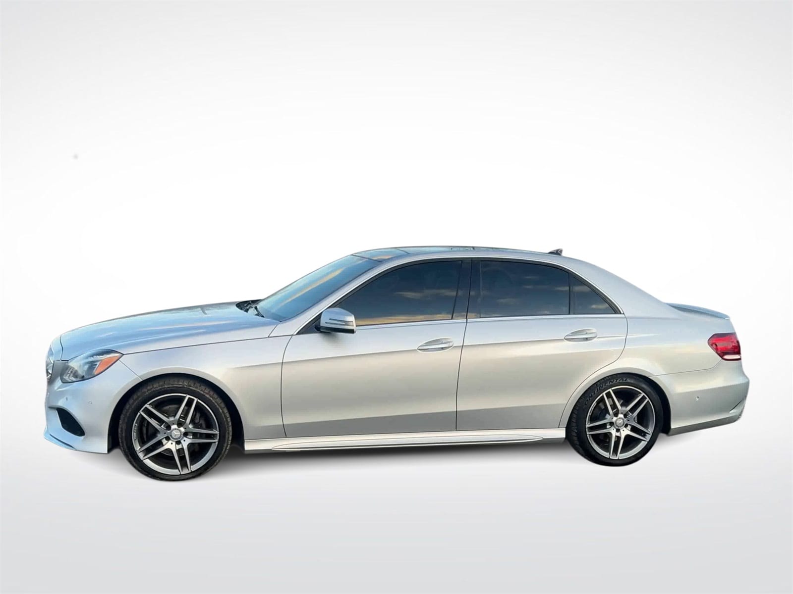 Thumbnail: 2016 Mercedes-Benz E-Class - 5